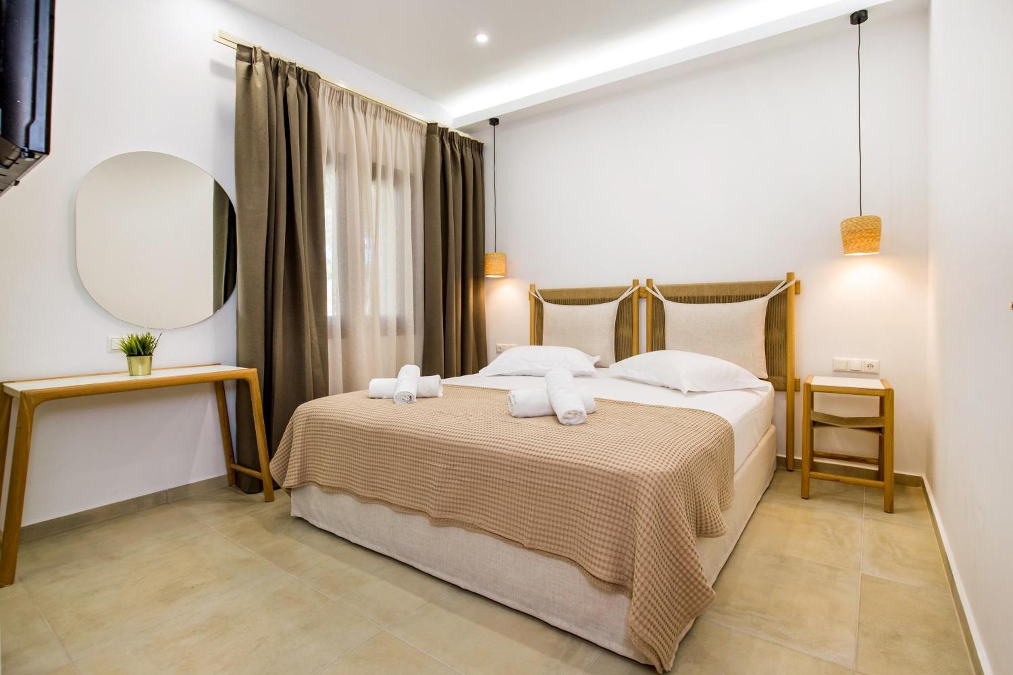 Oasis Deluxe Studios Пефкарі Екстер'єр фото